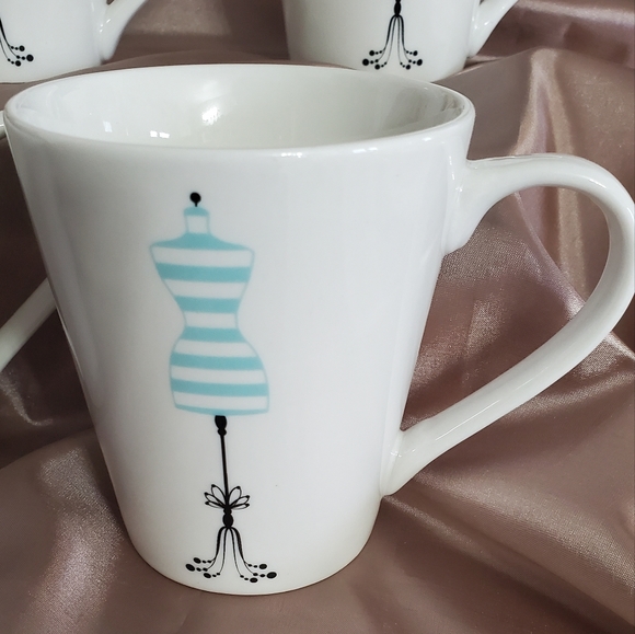 ☕️ CHIC MUG SET X 4 ~ Mannequin design mugs...so cute! Like New Condition! - Picture 5 of 6